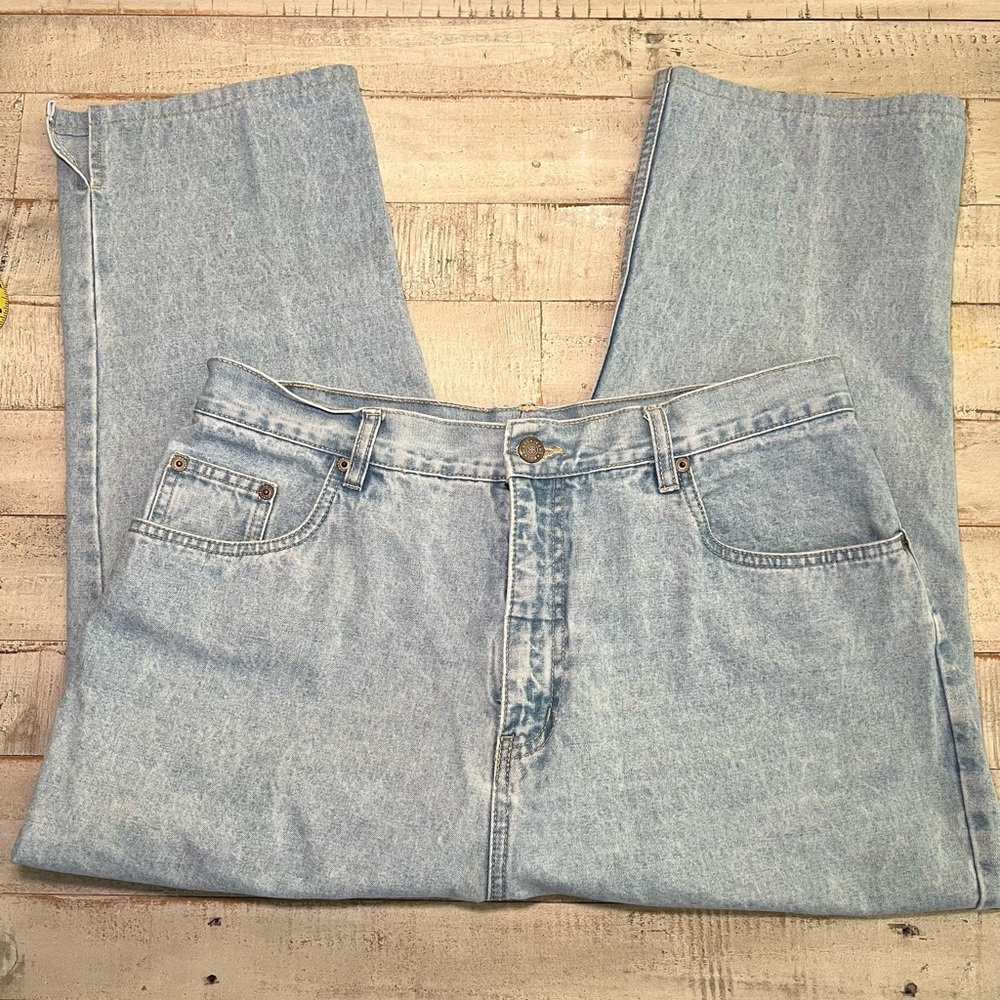 Bill Blass Light Blue Women's Straight Leg Cropped‎ Jeans Size 14